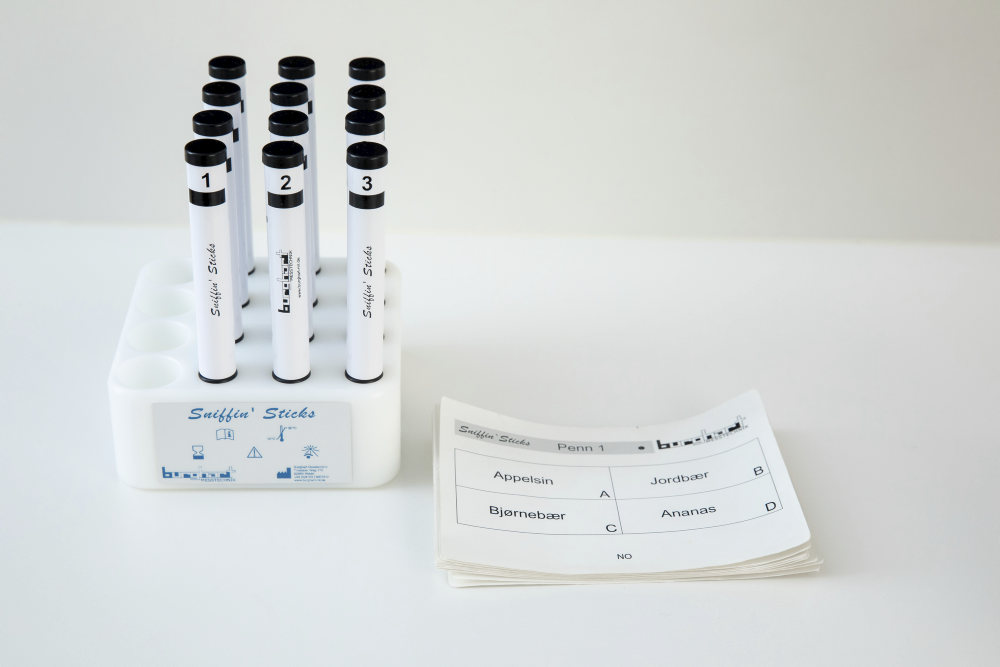 Sett med lukttester til bruk i kartegging av luktesans